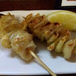 鶴亀 - 鳥皮２本 200円(税込)(2025年5月14日撮影)