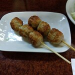 鶴亀 - つくね２本 200円(税込)(2025年5月14日撮影)