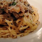 恵比寿山の上バル - ポルチーニとベーコンのクリームソース