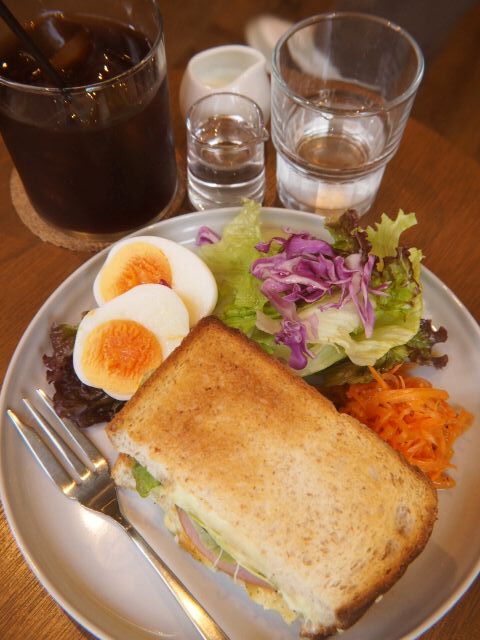 MOOD COFFEE &amp; BAKE