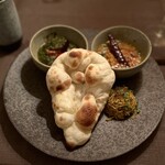 インド料理 想いの木 - ダルカレー（豆）とサブチキンカレー（ほうれん草）、ピリヤニ、ナン