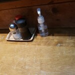 天然魚と七輪焼き 隠れ居酒屋 雑魚や - 卓上