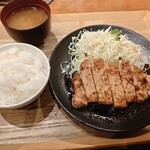 肉のやま金 - トンテキ？自分は違うと思う