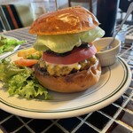 TRANQUIL - 料理写真:チーズバーガー