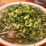 旭屋 - 醤油らーめん(野菜多め) 850円