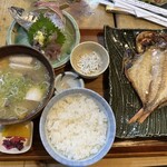 囲炉茶屋 - 金目鯛の干物定食とあじのたたき
+440円であら汁に変更