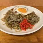 ここずらよ - 富士宮やきそば大に目玉焼きトッピング