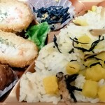クイーンズ伊勢丹 - 料理写真:鮭ｸﾘｰﾑｺﾛｯｹと芋生姜ご飯