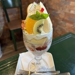 カフェ・ド・パルファン - フルーツパフェ