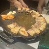 韓無量 - サムギョプサルが、一口大にカット(o^^o)