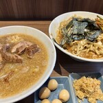 らーめん菊 - 限定『パタン』（胡麻油味）（1,450円）＋自家製ニラキムチ（200円）＋味付けうずら（120円）＋ショウガ（70円）、ニンニクコール