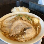 豚麺山脈 - 