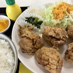 お食事＆居酒屋　としちゃん - 鶏の唐揚げ(5個)定食850円