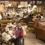 YOLO cafe & bar - 