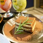 YOLO cafe & bar 渋谷宮益坂店 - 