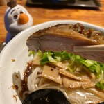 麺場 浜虎 - チャーシューもデカい