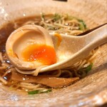 麺処 天川 - 味玉は半熟具合が良かったです