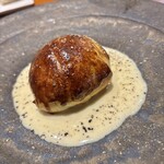 馳走西健一 - スペシャリテ　パイ包み焼き
      今回は生しらす