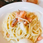 PASTAVOLA 田町本店 - スモークサーモンとカブとパルメザン