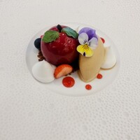 フランス料理 ル シエル - リンゴとチョコレートのガトー キャラメルアイス添え