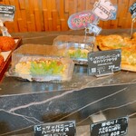 BOULANGERIE PANJA - もっちりカンパーニュを 味わうウフサラダ