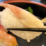 藤まつ寿し - ほっき貝、綺麗な握り！