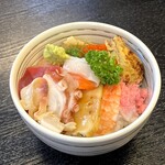 藤まつ寿し - ランチちらし寿司：税込700円