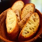 ベーカリー&レストラン 沢村 - ランチのパン（おかわり自由）