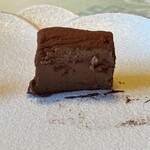 花翆 - 葛チョコレートの断面