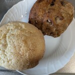 DACOMECCA - カルダモンミルク340円くらいメロンパンが240円…