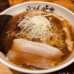 利尻らーめん味楽 - 焼き醤油らーめん（1100円）