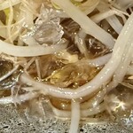 らーめん暖 - 具材を冷やしている氷