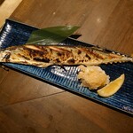 飲んべぇ食堂 らくだ屋 - 秋刀魚の塩焼き