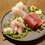 飲んべぇ食堂 らくだ屋 - お刺身三点盛り(ハーフ)