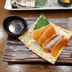 旨唐揚げと居酒メシ ミライザカ - 三陸産サーモン刺身（599円）