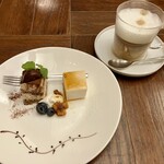 ファンケル ブラウンライス ミイルズ - 栗のティラミスと林檎のムース、カプチーノ