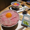 炭火焼肉寅二郎 - 生牛丼