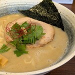 麺屋こはる - 料理写真:鶏白湯 塩