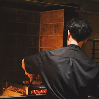 TACUBOの象徴「薪窯」で引き出す、素材の本質と季節の香り