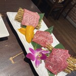 炭火焼肉 にく式 すすきの店 - 