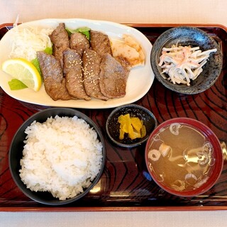 美食や やま信 - 料理写真:カルビ焼き定食 2,600円