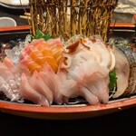 新潟肉と海鮮・50種の地酒 つるまる - 小船盛り