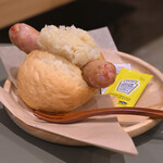 armadillo bakes & coffee - ホットドッグ＠税込880円