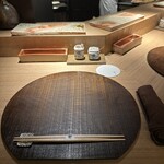 炭割烹 新谷 - 内観