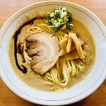 らーめん一作 - 料理写真:オーダーから5分程で着丼。獣臭はそれ程感じない。