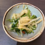 居酒屋 なんちゃん - お通し　メンマと水菜