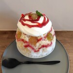 patisserie andbell - ぶどうミルクかき氷