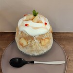 patisserie andbell - 桃ミルクかき氷