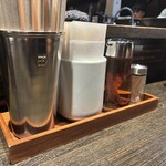 スパイス・ラー麺 卍力 - 卓上調味料はお酢のみ