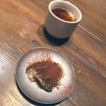 ダブリュー青山 ザ セラーアンドグリル - 